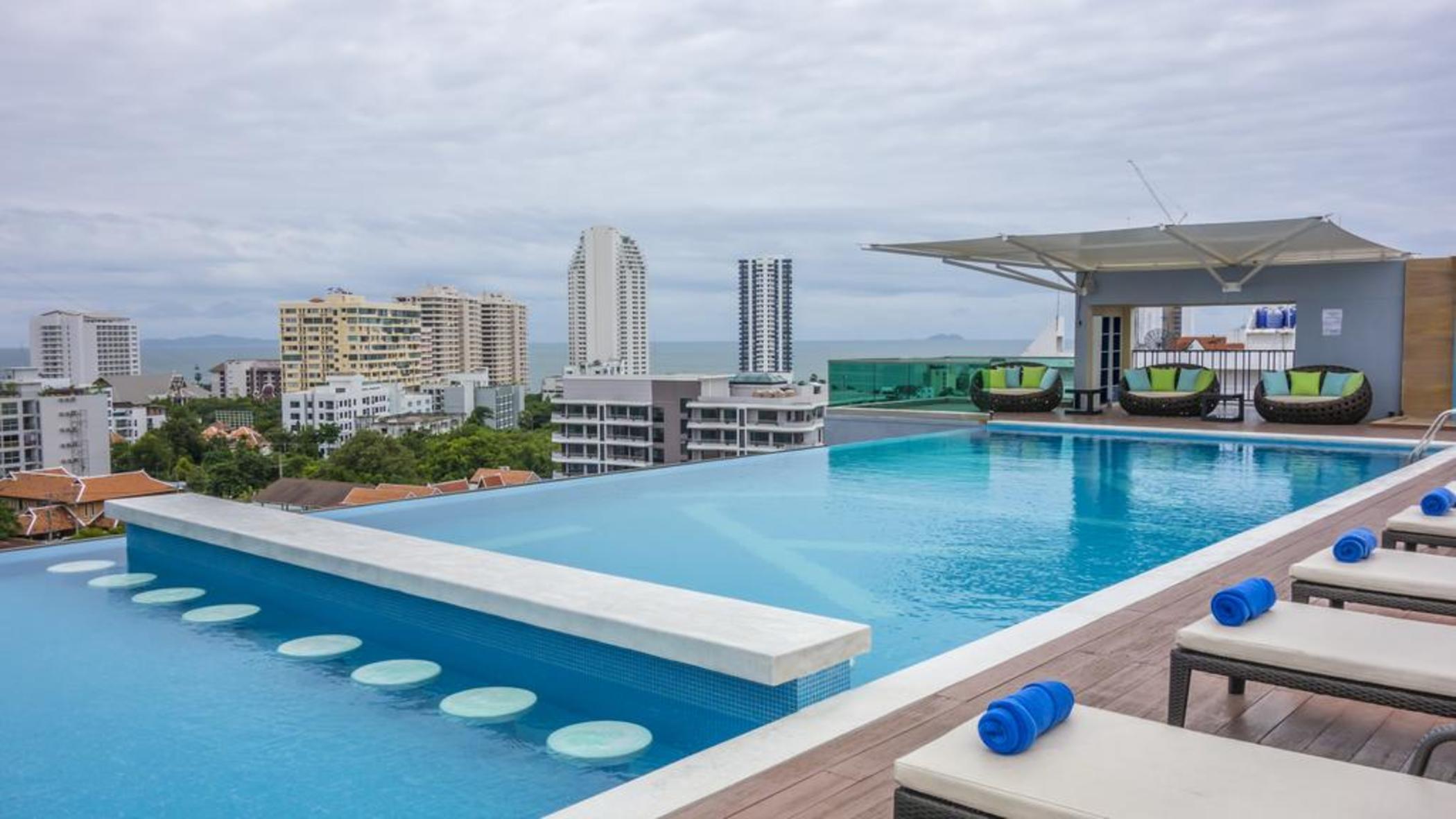 Unique Regency Pattaya Hotel Exterior foto